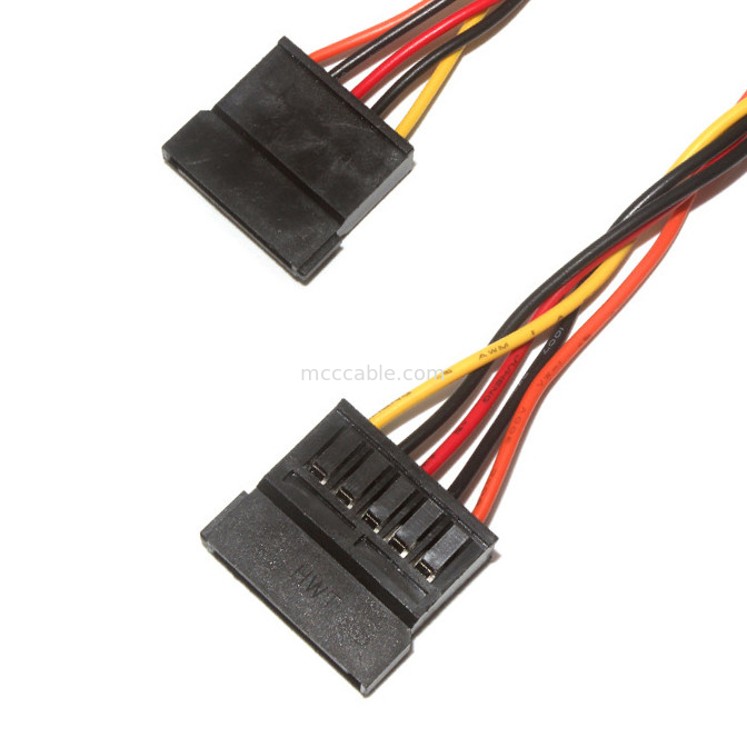 Conector fêmea da exposição dos lvds do cabo do passo do cabo distribuidor de corrente 3.81mm de Molex 0679260011 Sata