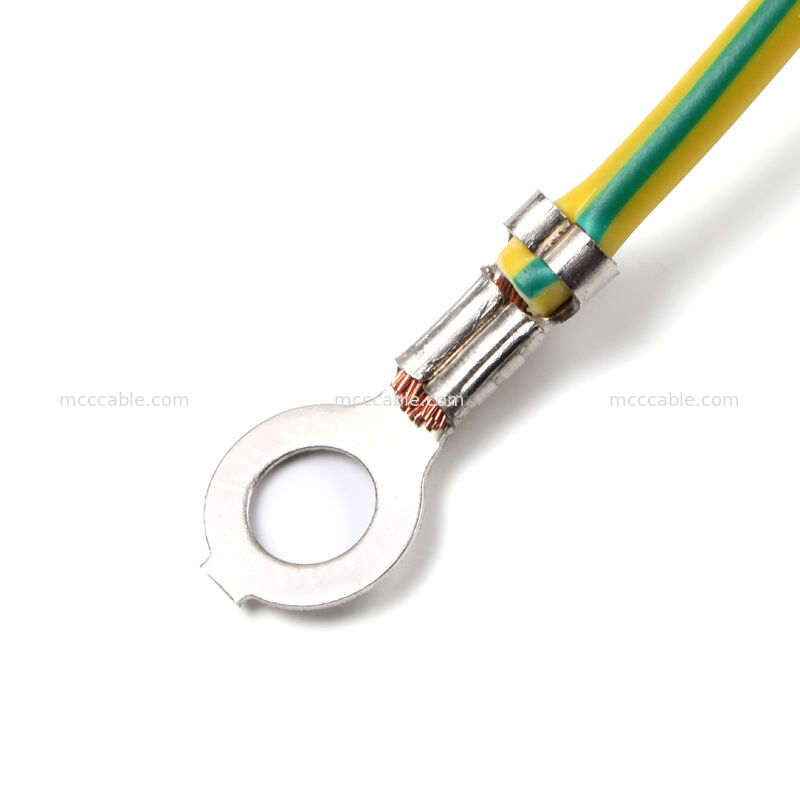 Montagem do painel C14 da IEC para o conjunto do cabo de alimentação C13 com fio de terra